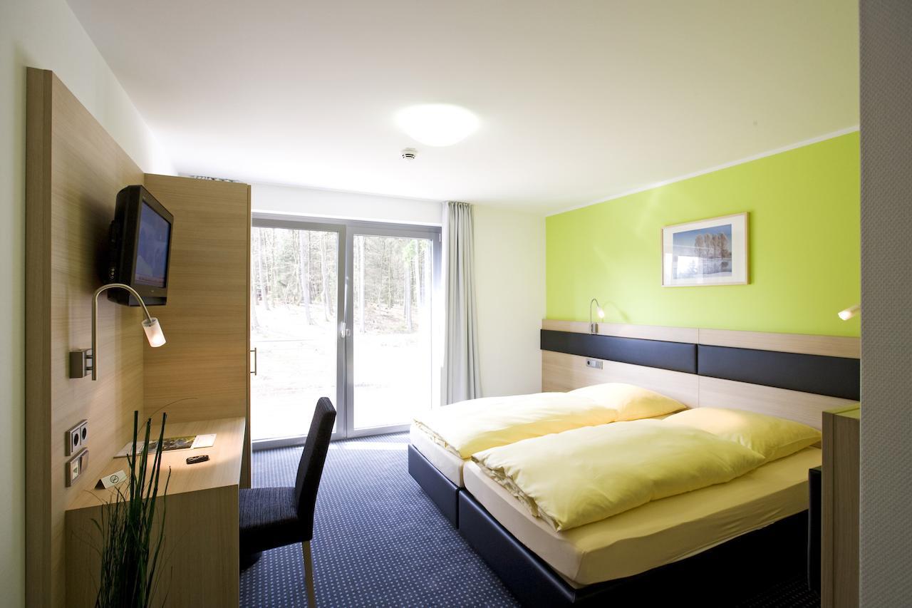 Hotel Und Kongresszentrum Wanderath Baar  Стая снимка